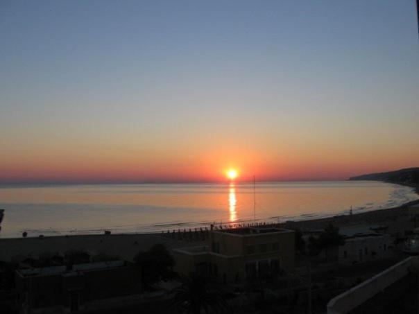 Hotel Borgo Marina Роди Гарганико Екстериор снимка