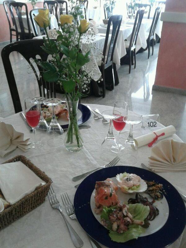 Hotel Borgo Marina Роди Гарганико Екстериор снимка