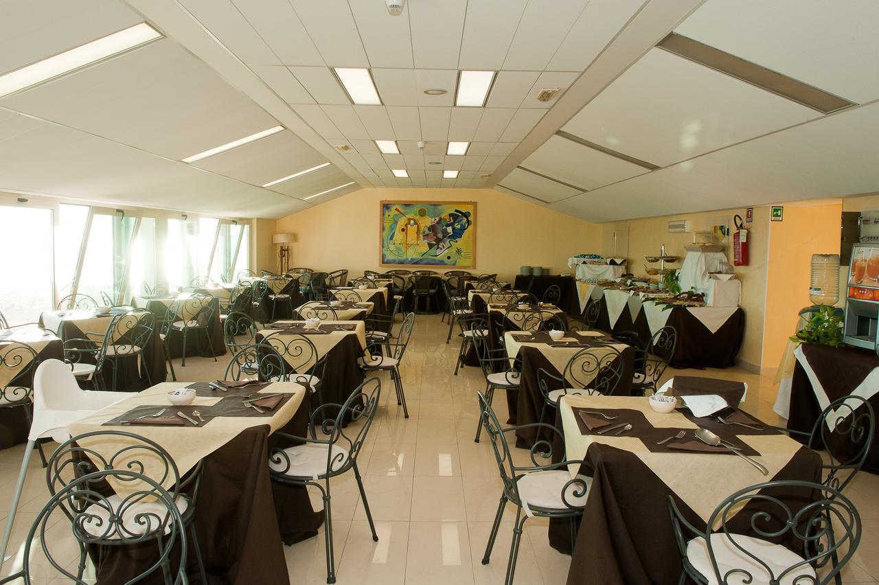 Hotel Borgo Marina Роди Гарганико Екстериор снимка