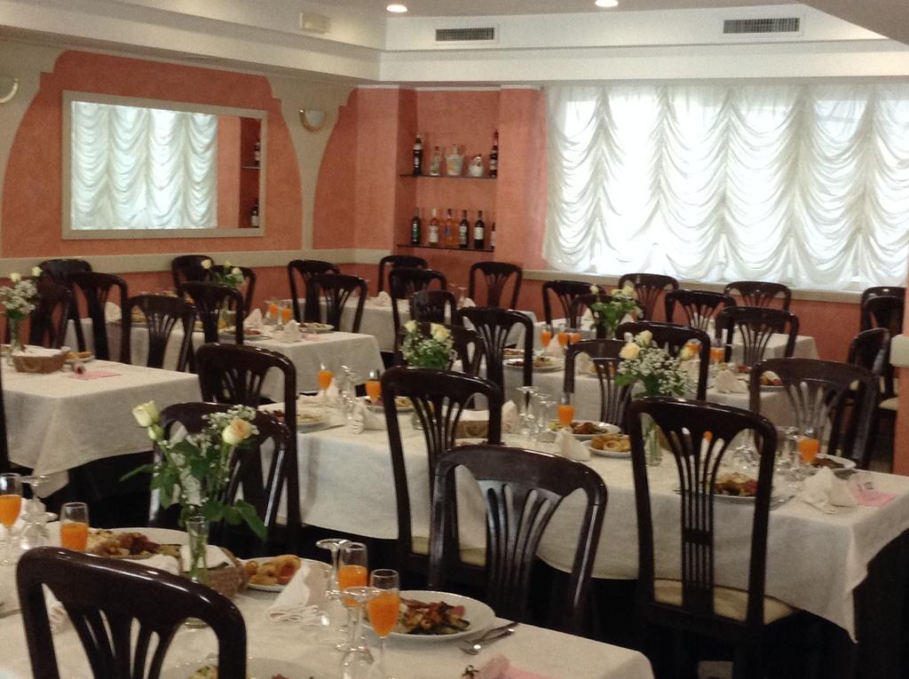Hotel Borgo Marina Роди Гарганико Екстериор снимка