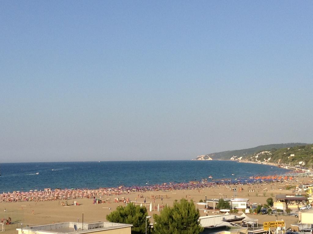 Hotel Borgo Marina Роди Гарганико Екстериор снимка